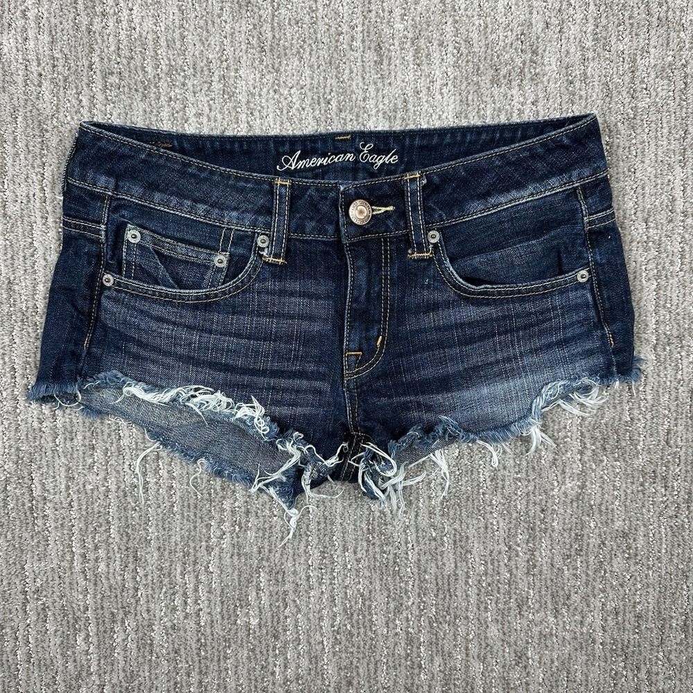 American Eagle Womens Denim Blue Distressed Raw Hem Jean Shorts Size 4